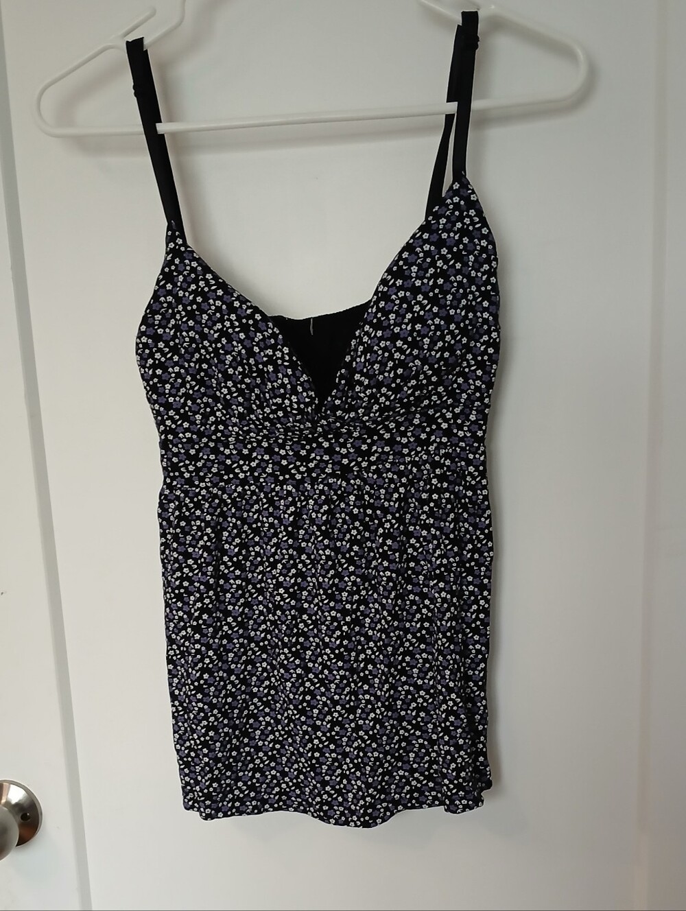 Floral Spaghetti Strap Cami Top - Black